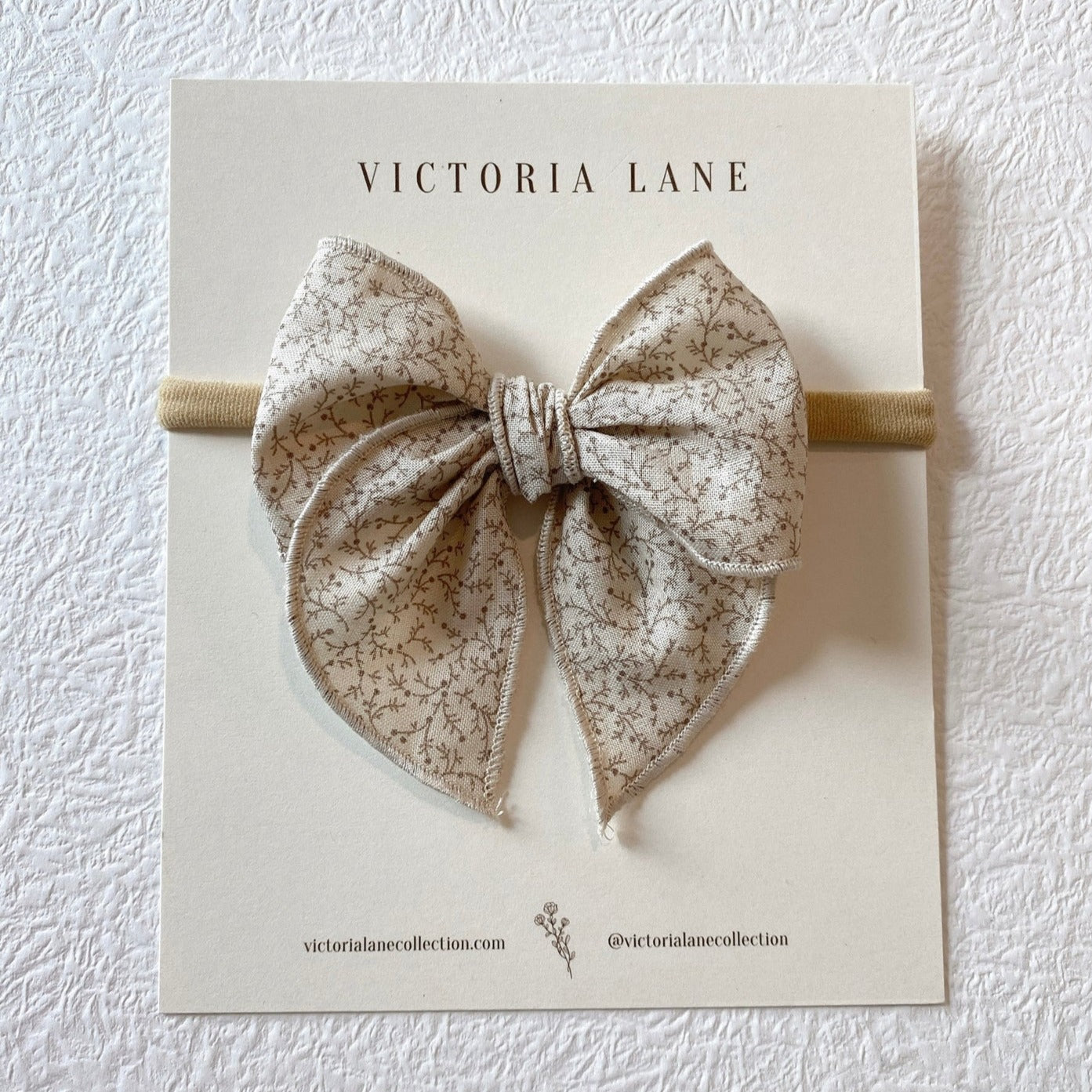 Victoria Lane Collection Mini Party Bow Nylon Headband | The Baby Cubb…