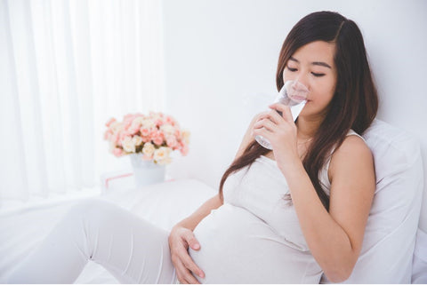 pregnant women drinking water